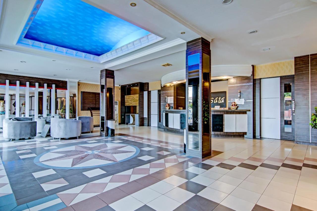 OYO 90697 Hotel Wisata Dumai Buitenkant foto