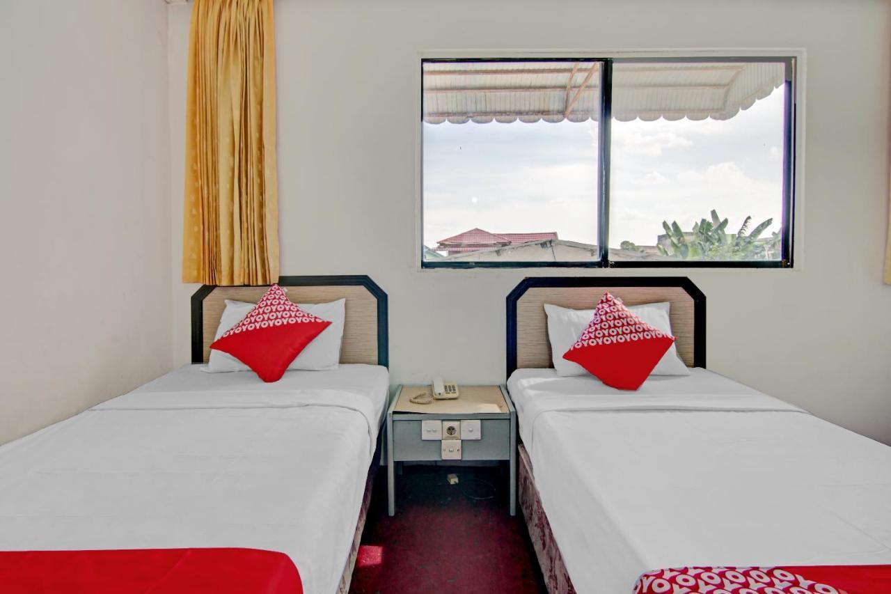OYO 90697 Hotel Wisata Dumai Buitenkant foto
